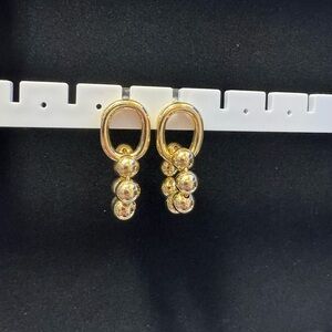 Elegant Gold Drop Earrings